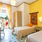 Hotel La Scogliera 4*