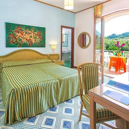Hotel La Scogliera 4*
