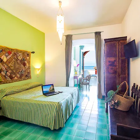 La Scogliera Hotel