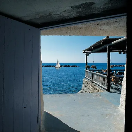 Hotel La Scogliera 4*