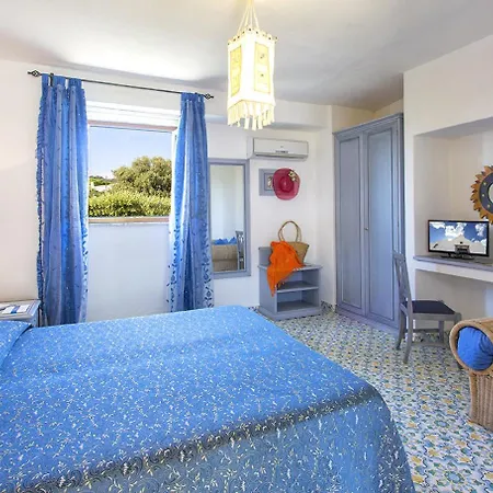 Hotel La Scogliera 4*