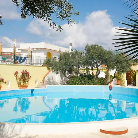 Hotel La Scogliera 4*