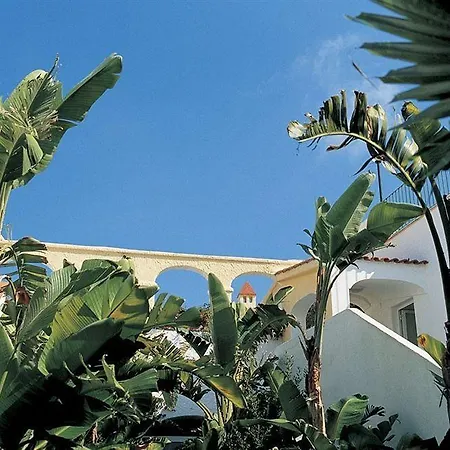 La Scogliera Otel 4*