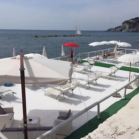 La Scogliera 4*