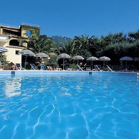 La Scogliera Hotel 4*