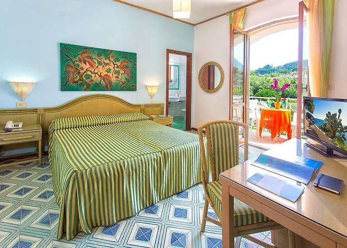 Hotel La Scogliera 4*