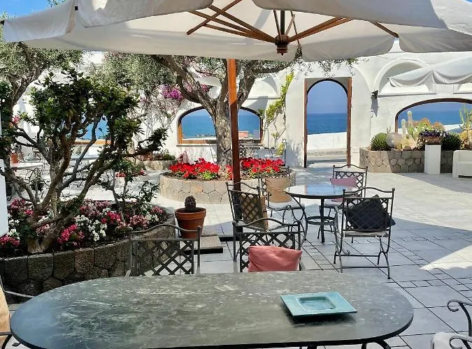 Hotel La Scogliera 4*