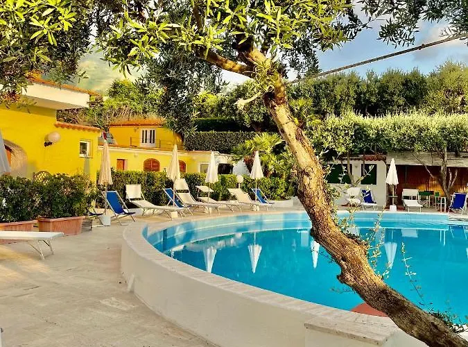 La Scogliera Hotel 4*