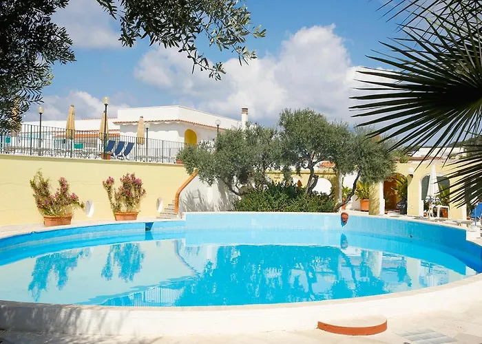 Hotel La Scogliera 4*