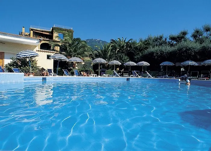 La Scogliera Hotel 4*