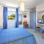 Hotel La Scogliera 4*