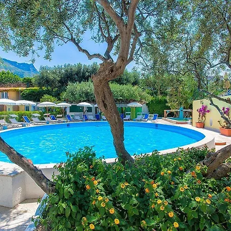 La Scogliera Hotel