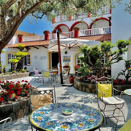 La Scogliera Hotel