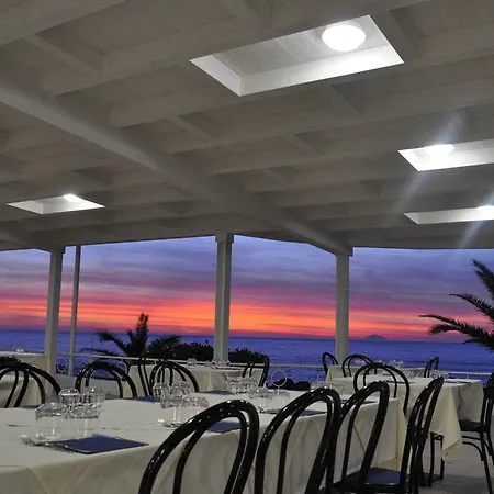 La Scogliera 4*